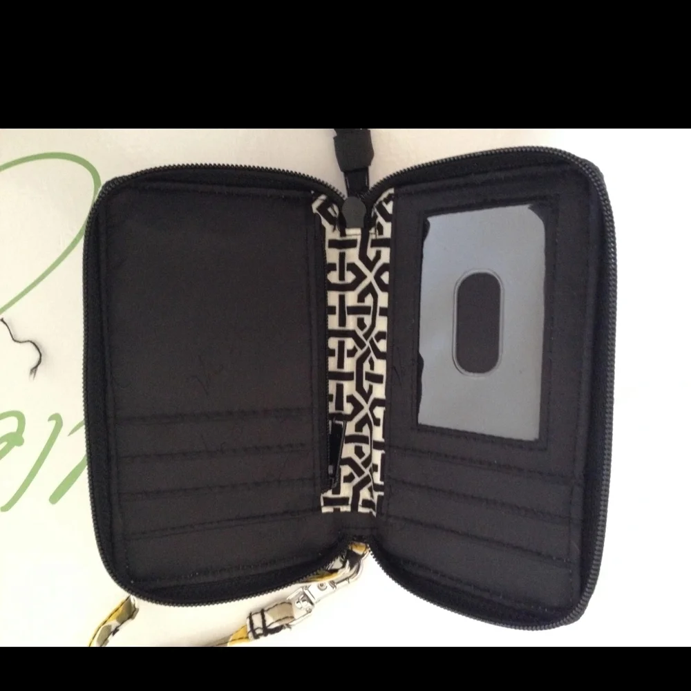 Vera Bradley Carry It All Wristlet NWT Retired Dogwood Floral Pattern Wallet